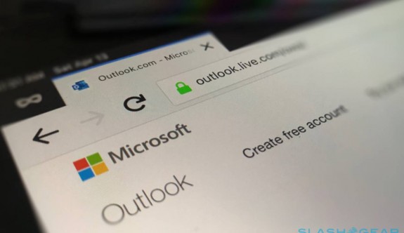 Outlook hesaplarındaki güvenliğin ihlal edildiği açıklandı